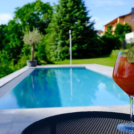 Restaurant & Pension U Hradu Šternberk المظهر الخارجي الصورة